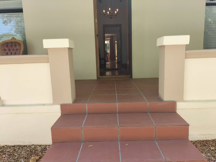 4 Bedroom Property for Sale in Villiersdorp Western Cape